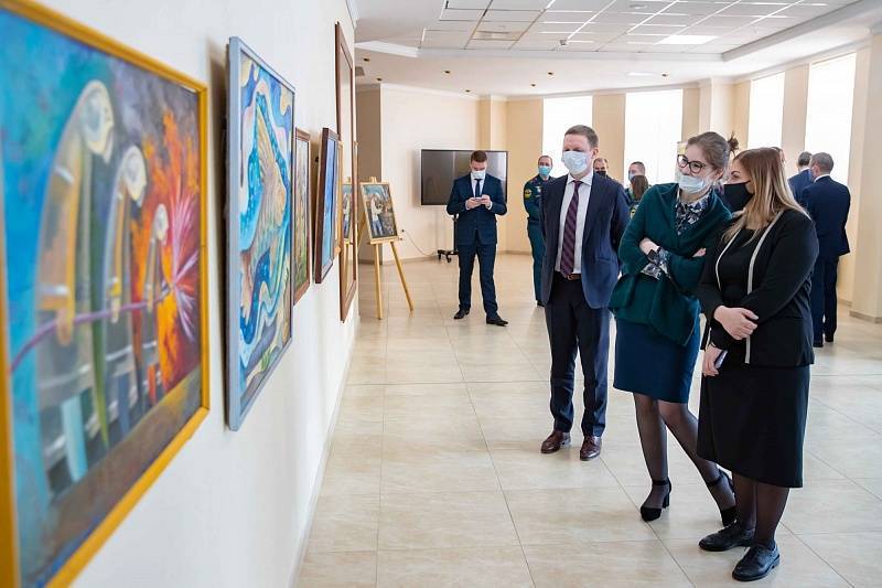 В Ухте состоялось открытие персональной выставки живописных произведений пожарного Александра Тимушева
