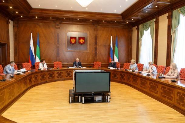 Владимир Уйба провел совещание по реализации в Коми нацпроектов