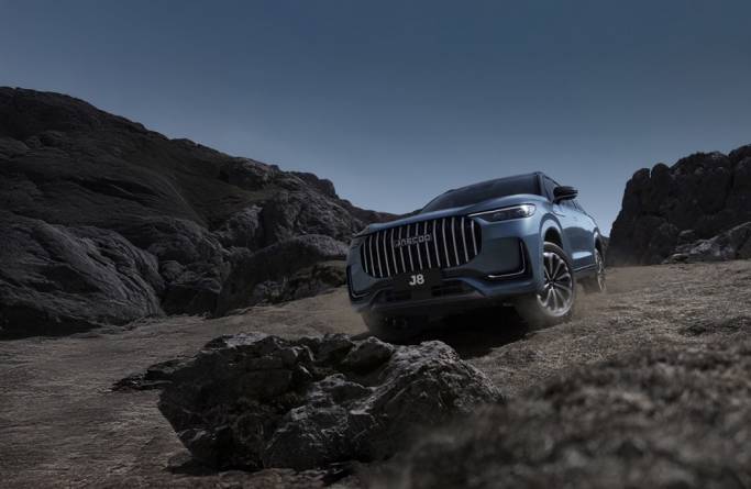 Тишина в эпицентре хаоса: как JAECOO J8 создает оазис спокойствия в шумном городе