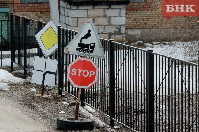 Жителя Троицко-Печорского района наказали за оскорбление полицейского в поезде
