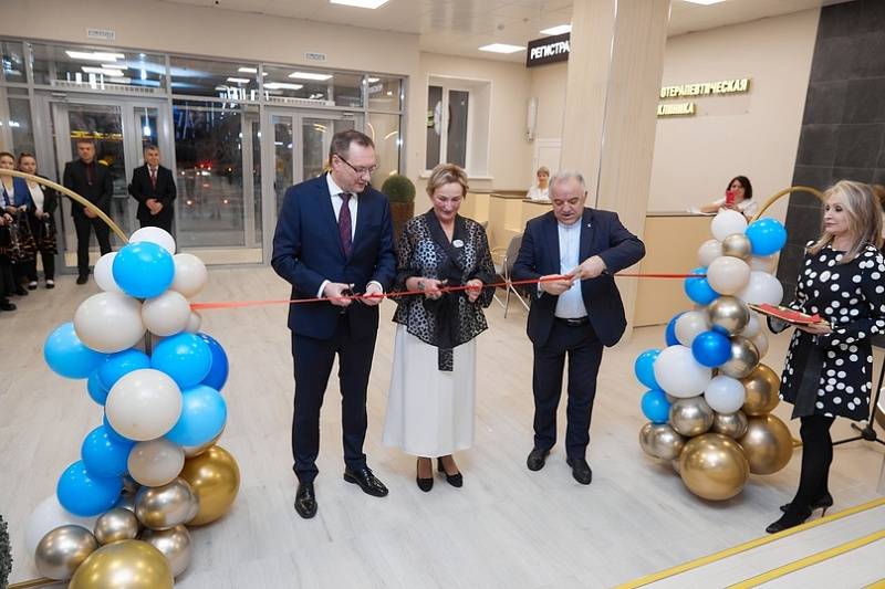 При поддержке ООО «Газпром трансгаз Ухта» выполнен ремонт фойе в физиотерапевтической поликлинике