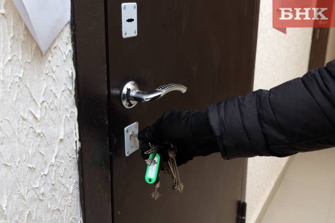 В Коми суд рассматривает спор между продавцом квартиры и пожаловавшимся на него Александру Бастрыкину участником СВО