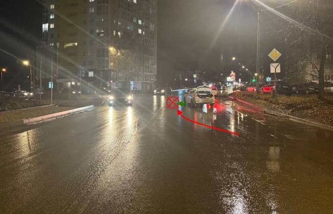 В Сыктывкаре «китаец» сбил водителя поврежденной машины