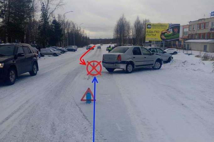 При столкновении автомобилей в Печоре травмированы два человека