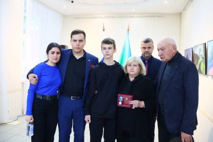 Семье без вести пропавшего героя из Сыктывкара передали его медаль
