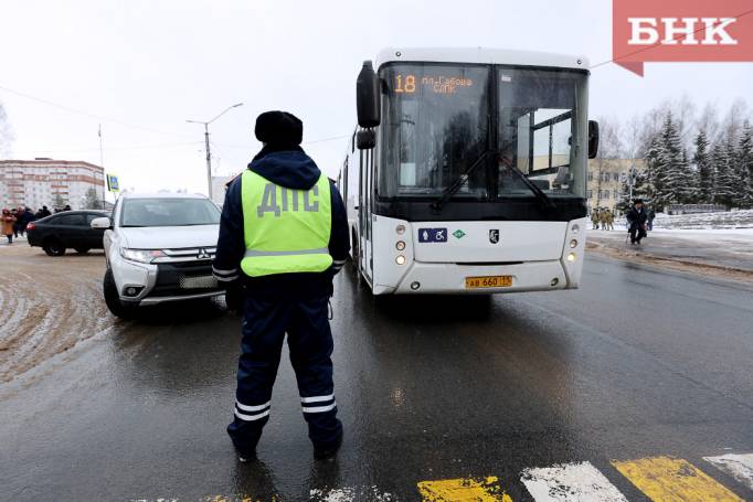 Пластик или краска: в Коми поспорили о разметке на дорогах