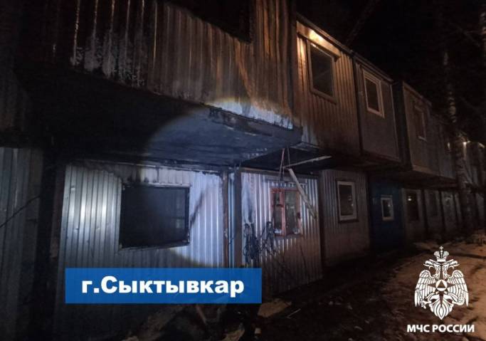 В МЧС по Коми назвали причину пожара на стройплощадке инфекционной больницы