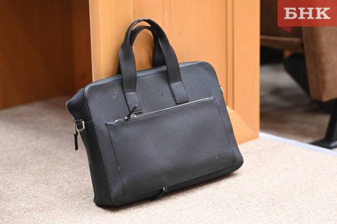 В Коми у четырех бывших чиновников изменили формулировку увольнения